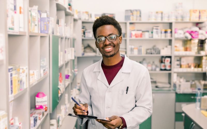 pharmacy technician jobs in canada for foreigners